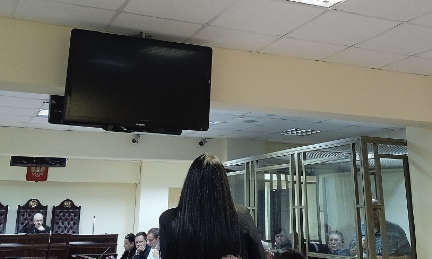 На суде по аксайским рынкам Бабаев заявил, что его за 2,5 года ни разу не допросили