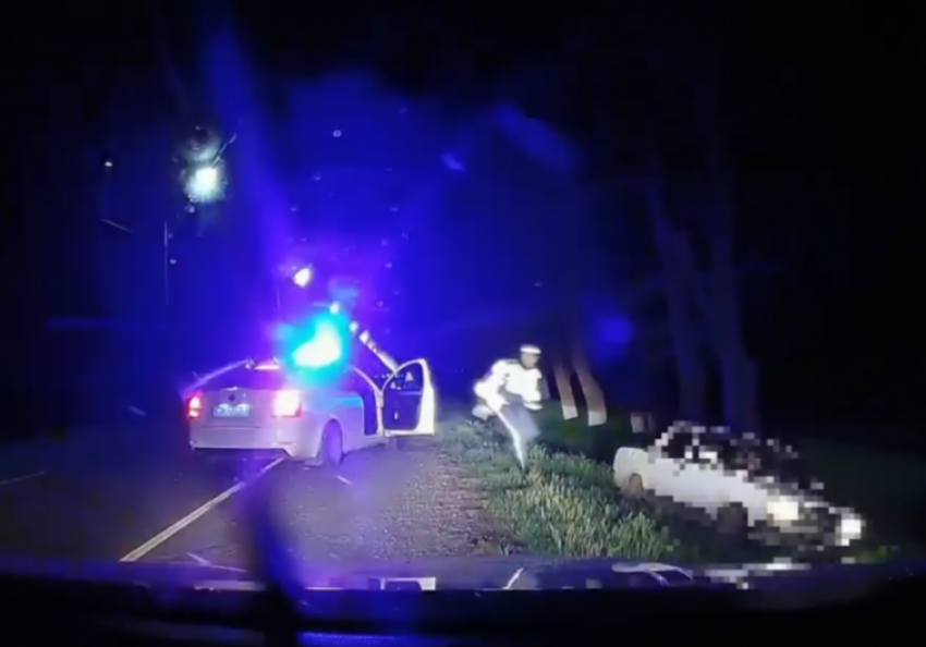 В Ростовской области ДПС почти час гонялась за лихачом без прав, пока тот не угодил в кювет