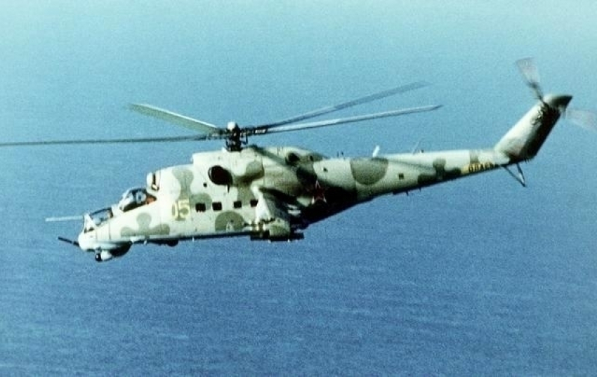 В Ростовской области армейские летчики отрабатывают маневры над водой