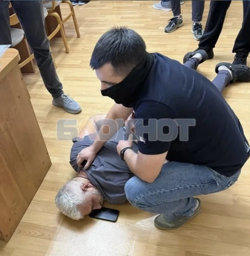 Новый исполняющий обязанности руководителя Областной больницы в Ростове-на-Дону пойман со взяткой от инвалида