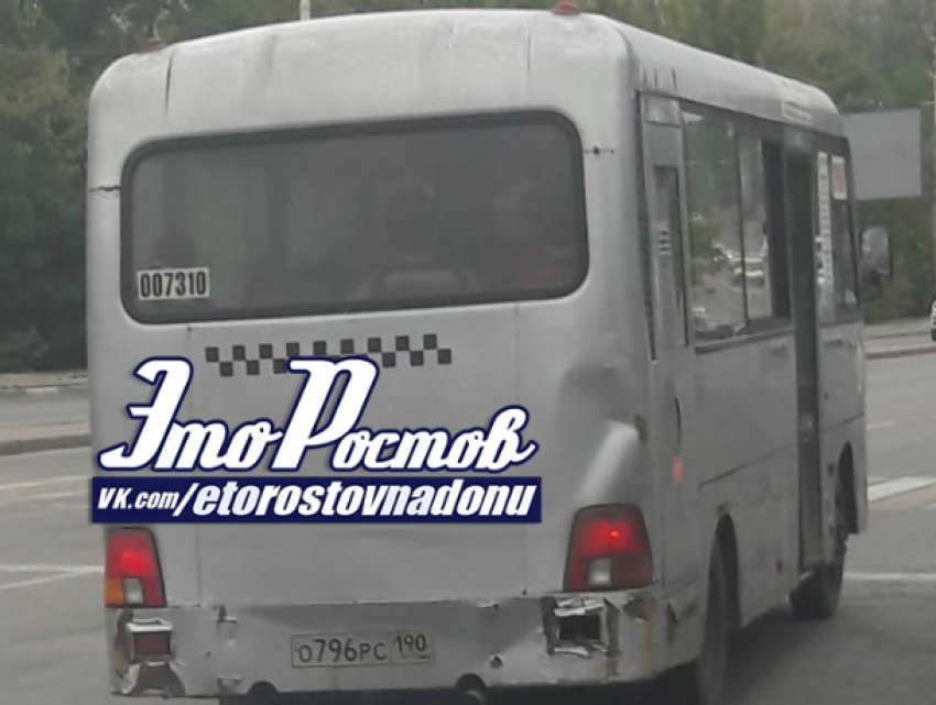 Ожесточенно размахивал «факом» водитель маршрутки во время гонки с автобусом по дороге Ростова
