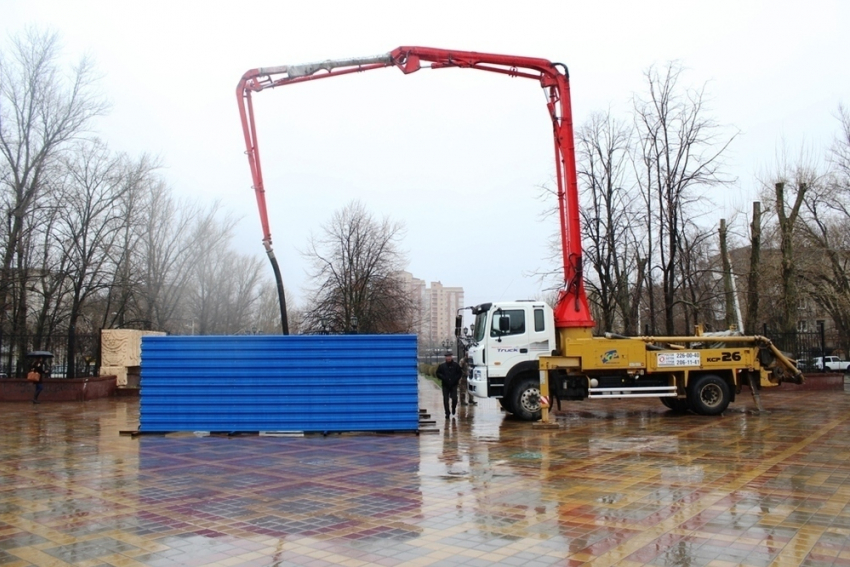 Установка нового памятника «Победа» началась в Ростове 