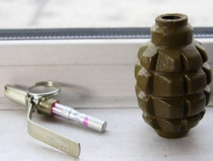 В Ростовской области задержали военнослужащих, пытавшихся продать 100 боевых гранат
