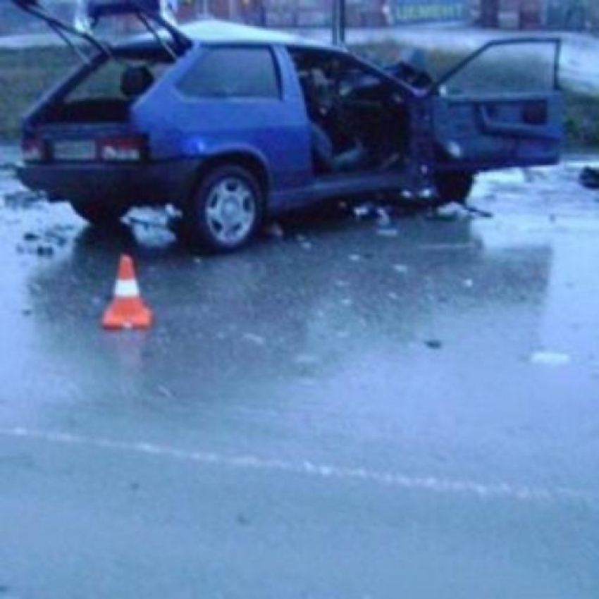 В Ростовской области водитель разбился, выехав на встречную полосу
