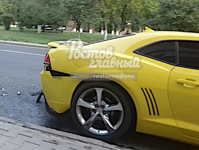 Ростовский богатей на шикарной машине попал в ДТП на выезде из города