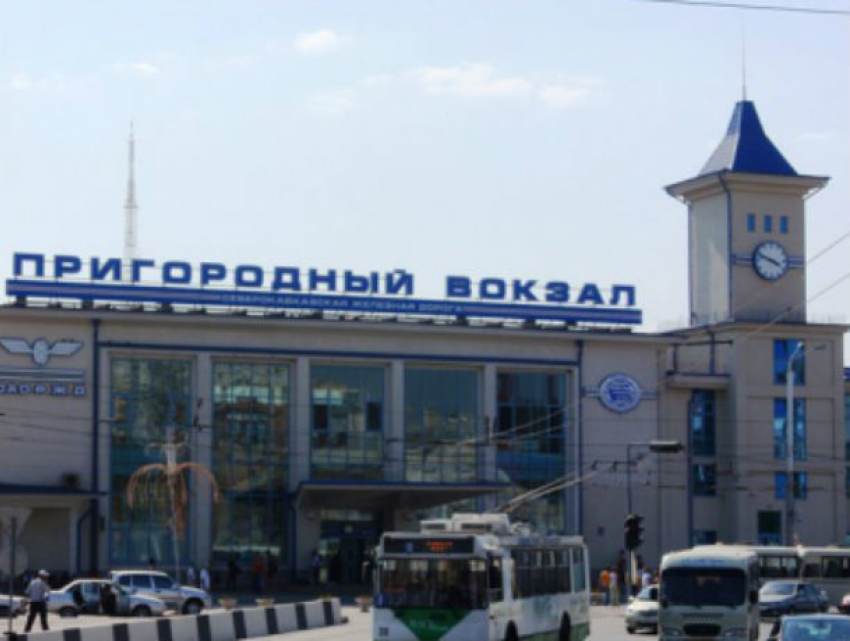 Мужчина внезапно умер на перроне Пригородного железнодорожного вокзала в Ростове