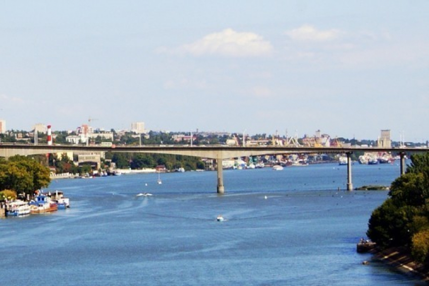Движение по левому Ворошиловскому мосту в Ростове сделают реверсивным