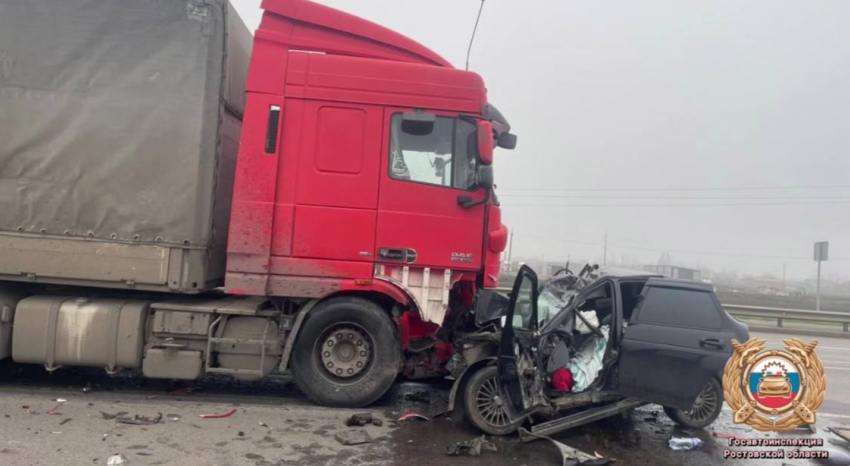 Под Ростовом женщина уснула за рулём и погибла под колесами грузовика