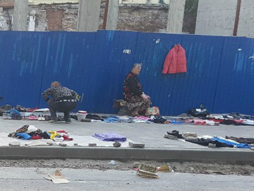 Сотрудники полиции не могут поделить территорию, чтобы убрать блошиный рынок в центре Ростова