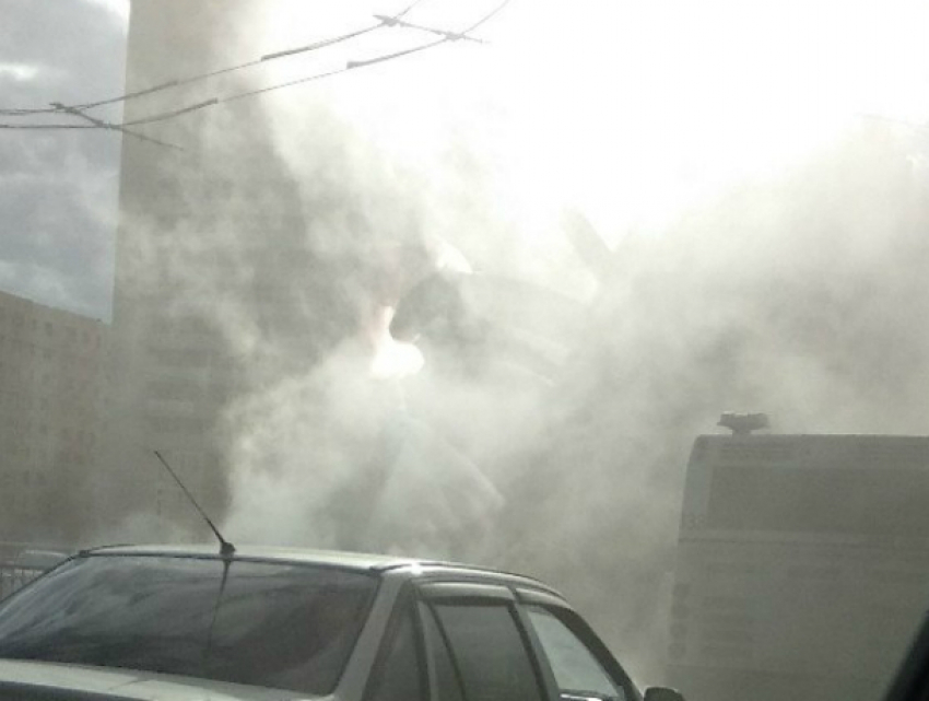 Разваливающийся ростовский автобус устроил настоящую дымовую завесу в северном микрорайоне
