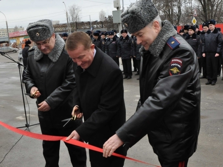 Борцы с экономическими преступлениями Ростова-на-Дону отметили новоселье