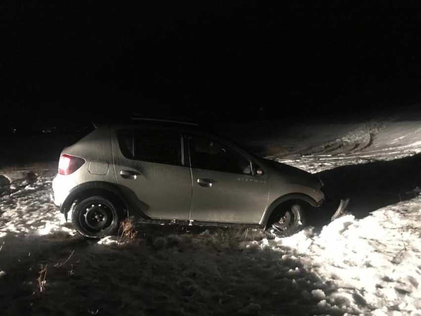 Двое взрослых и ребенок получили травмы в ДТП в Ростовской области