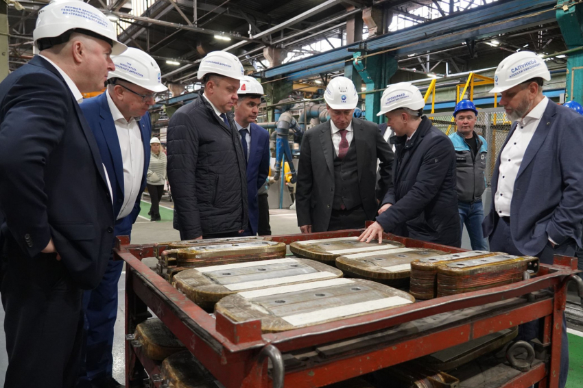 На Новочеркасском электровозостроительном заводе обсудили перспективы развития донской промышленности