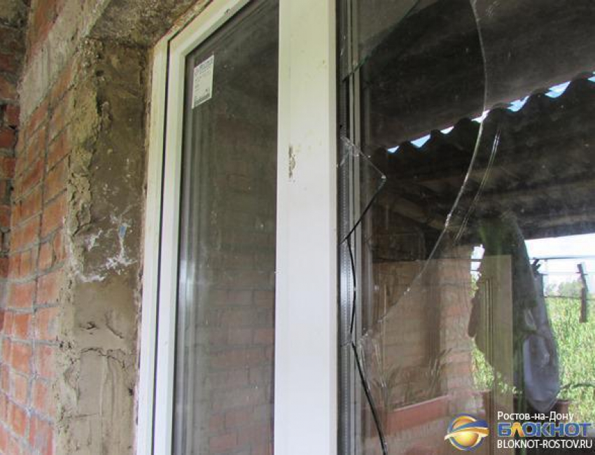 Украинский снаряд разорвался рядом с жилым домом в хуторе Новоровенецкий Ростовской области