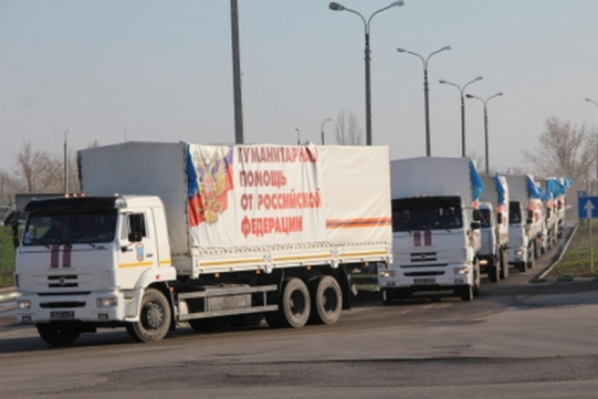 Автоколонна МЧС России с гуманитарной помощью для Донбасса пересекла границу Украины и Ростовской области