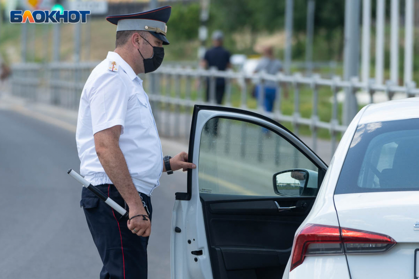 В праздничные дни сотрудники ГИБДД проведут массовые проверки водителей на трезвость в Ростовской области