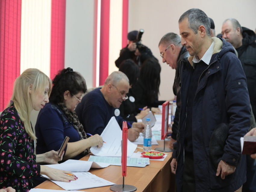 Стали известны официальные цифры о явке избирателей на 12 часов дня в Ростовской области