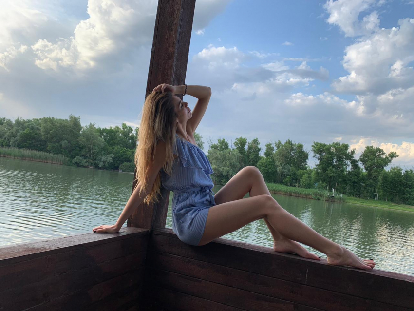 «Я бесконечно жизнерадостная девушка»: Ксения Симоненко в конкурсе «Мисс Блокнот Ростов-2021»