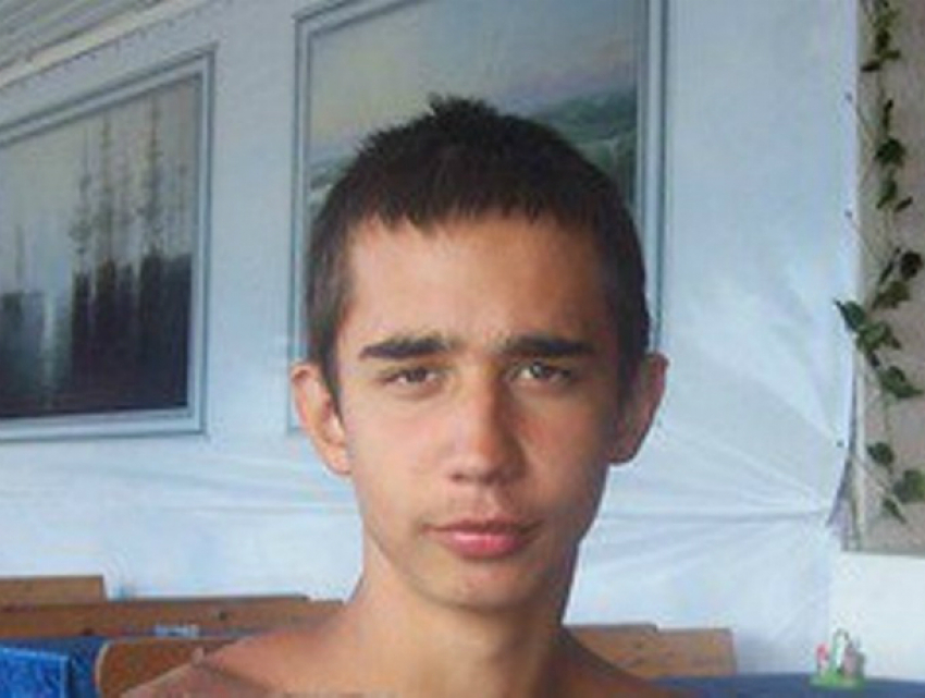Юношу, у которого погибла мать, разыскивают в Ростовской области и ждут на кладбище