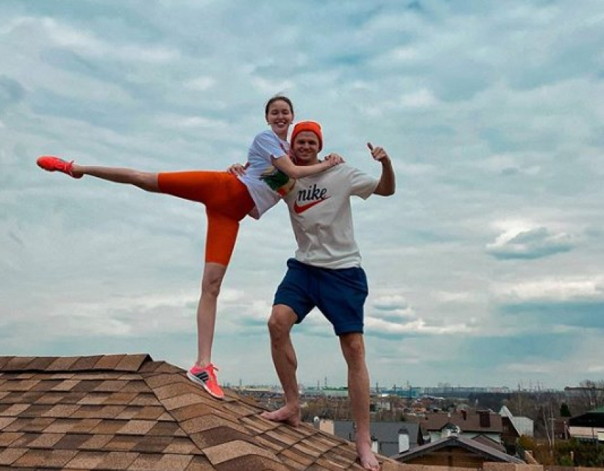 Анастасия Костенко устроила фотосессию на крыше с риском для жизни