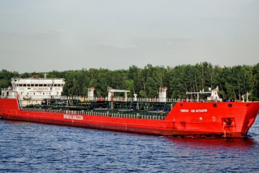 Нефтяной танкер из порта Кавказ взорвался в Азовском море