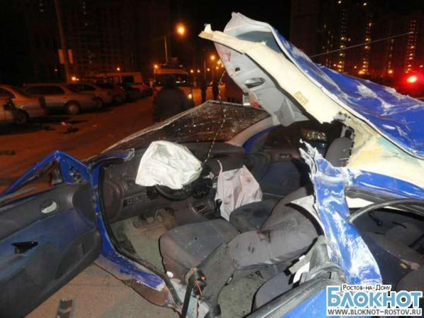 В Ростове в ДТП при столкновении пяти авто погибла 18-летняя девушка, водитель госпитализирован  