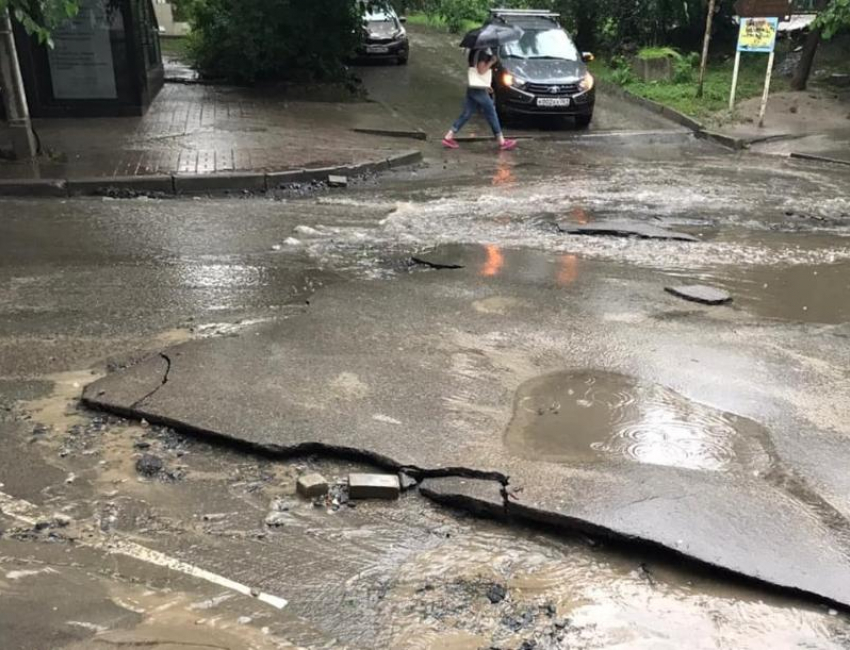 Власти Ростова не планируют вводить режим ЧС из-за бури