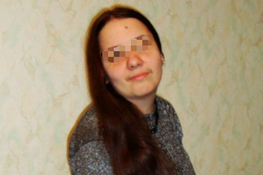 Сотрудница завода им. Бериева в Таганроге задержана за расклейку листовок с оскорблениями полицейских 