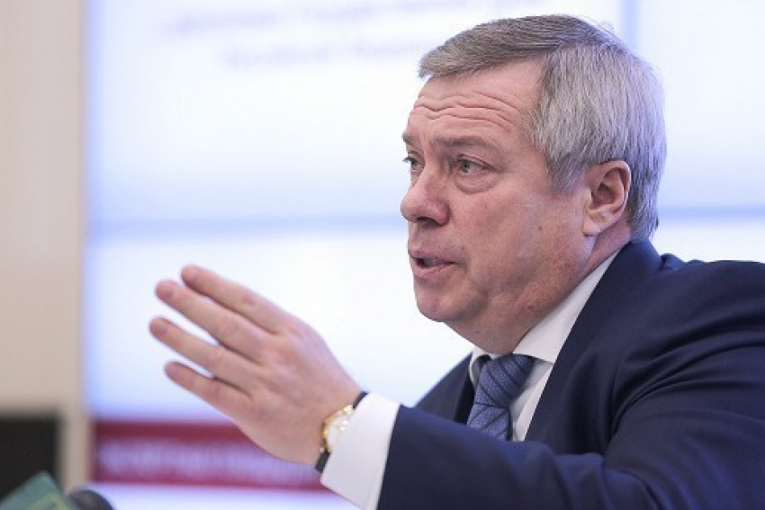Читатели «Блокнота» считают Голубева лучшим политиком года в отличие от Арцыбашева