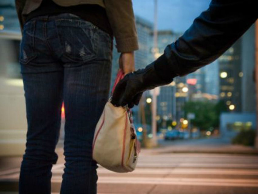 Циничное преступление в отношении молодой ростовчанки совершили двое мужчин в рождественскую ночь