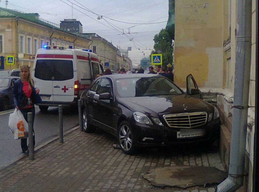 В Ростове водитель «Мерседеса» прострелил голову другому шоферу из-за нарушений ПДД