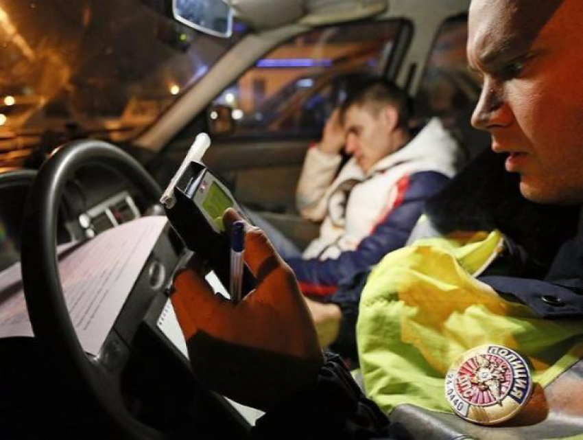 Четырех пьяных водителей поймали полицейские в Ростовской области