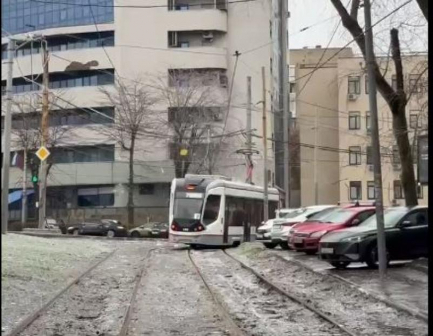 В Ростове из-за непогоды остановлена работа трамваев и троллейбусов