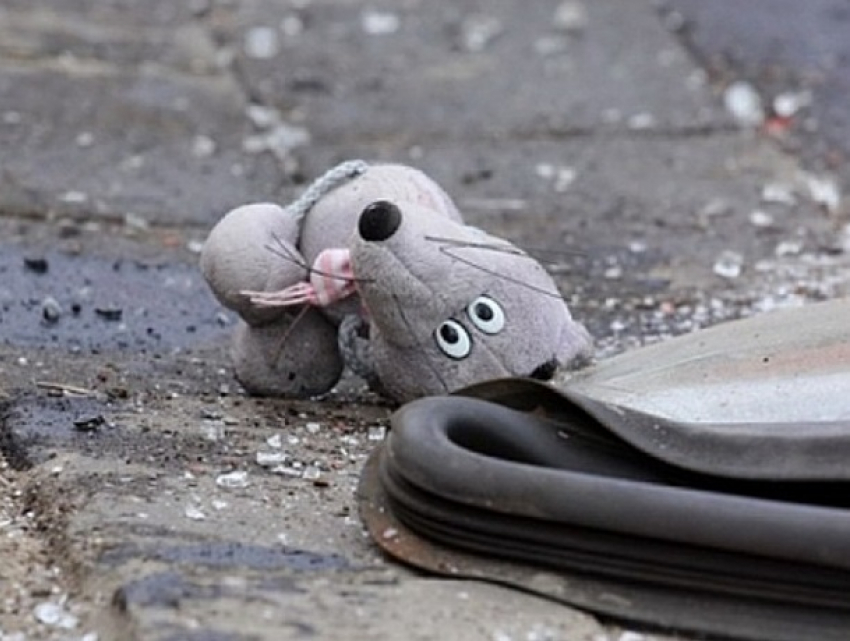 Маленькую девочку сбил мужчина за рулем иномарки на зебре в центре Ростова