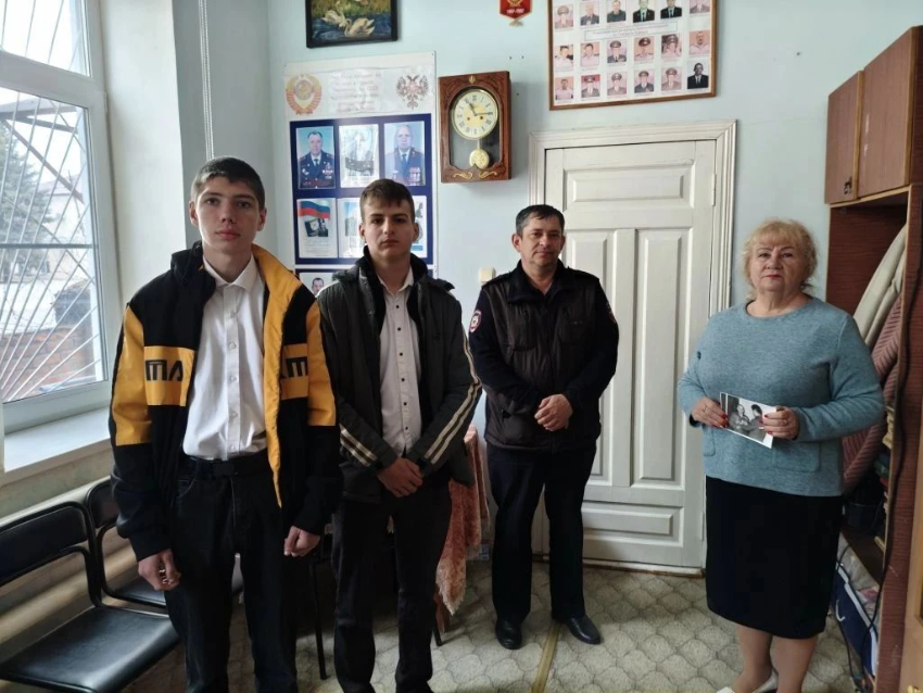 Подростков из Семикаракорского района наградили за помощь в поисках пропавшей девочки