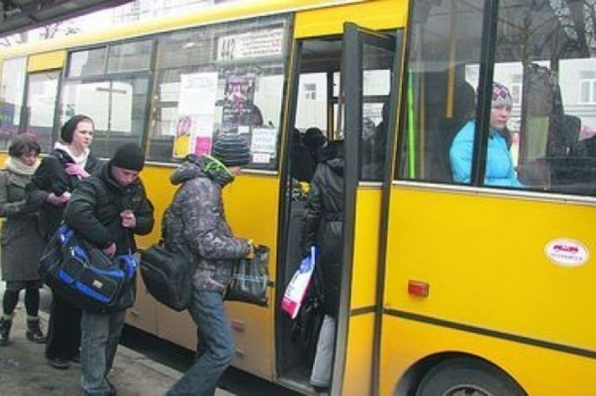 Водитель ростовской маршрутки обматерил пассажирку за замечание 