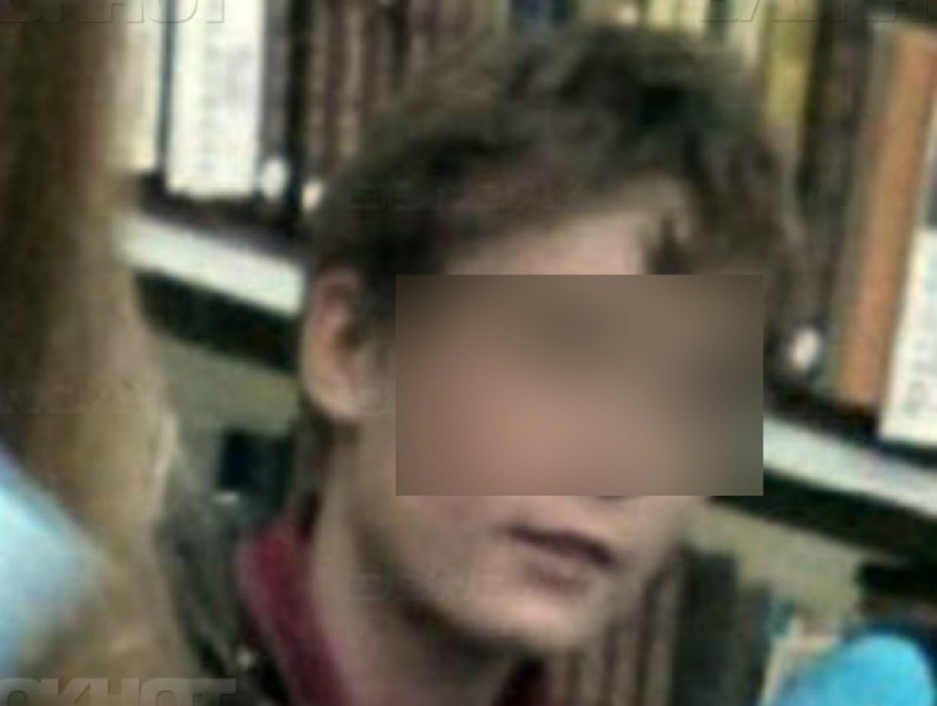 Сбежавшего из дома подростка нашел на улице его знакомый в Ростовской области