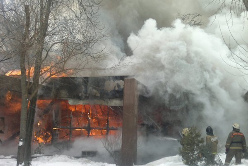 В Ростове-на-Дону горит кафе «Фарш»