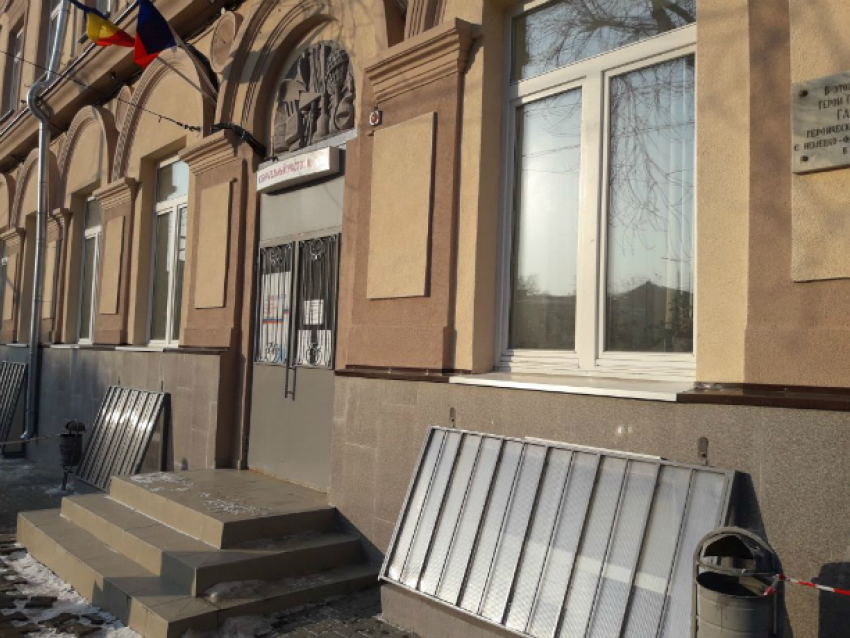 Сообщение о взрывных устройствах посеяло панику в школах Ростова