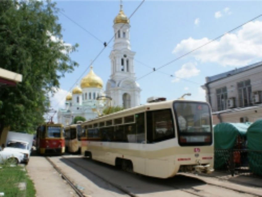 В Ростове наладят одноколейное движение трамваев на Соборной площади