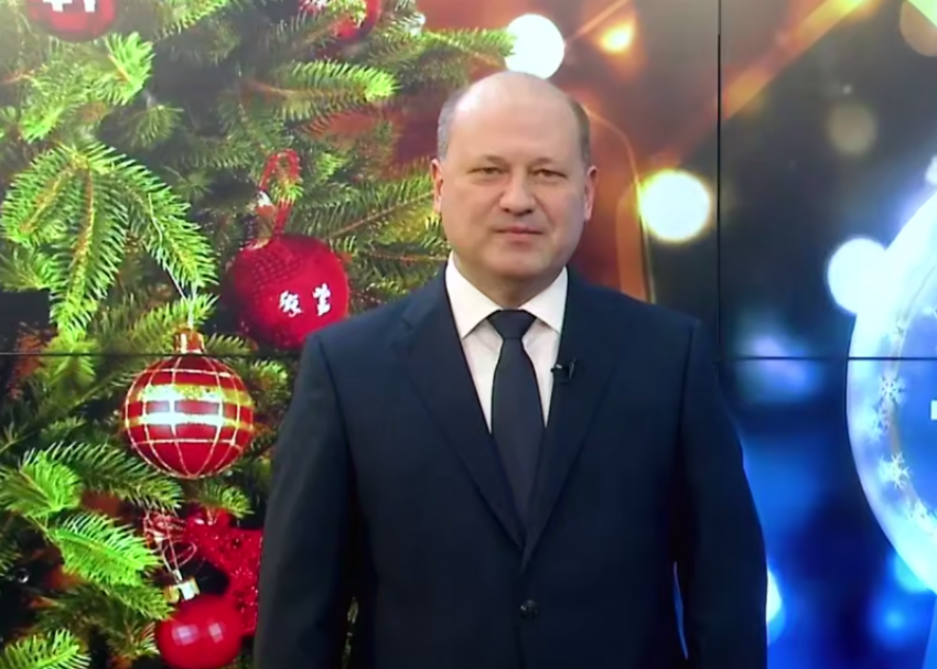 Глава Ростова поздравил жителей с наступающим Новым годом