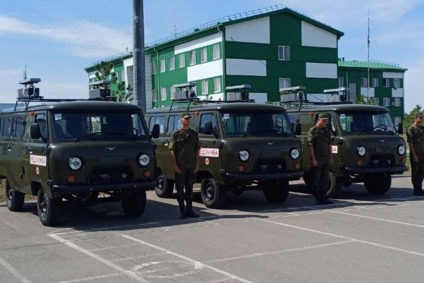 Из Ростовской области подразделению ЮВО передали «буханки» и 200 FPV-дронов 