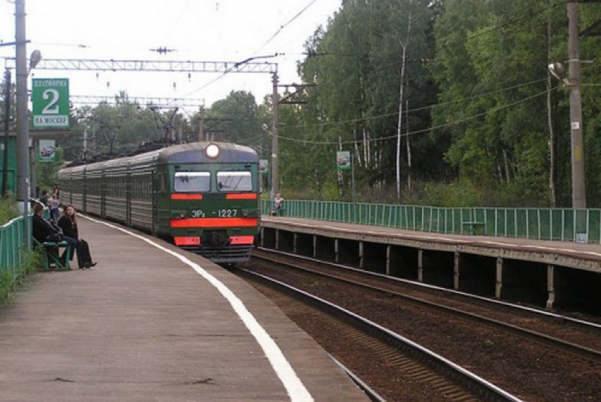 В Ростовской области женщина попала под поезд