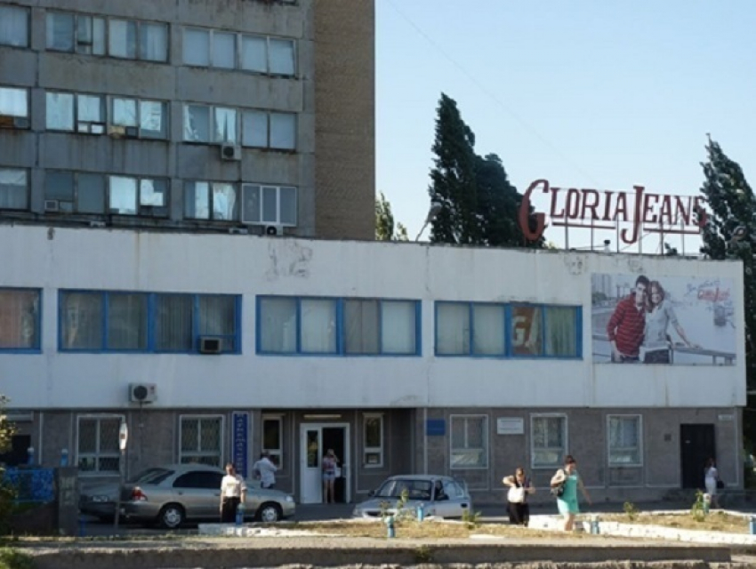 Экстренная эвакуация швейной фабрики «Глория Джинс» в Ростовской области произошла из-за угрозы взрыва