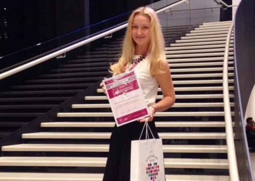 Обаятельная ростовская студентка Анастасия Мясникова стала лауреатом премии «Доброволец России-2016» 