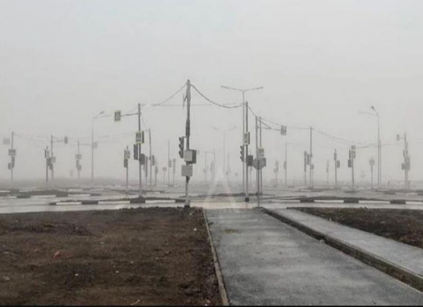 Сразу 18 светофоров установили на одном из перекрестков Ростова