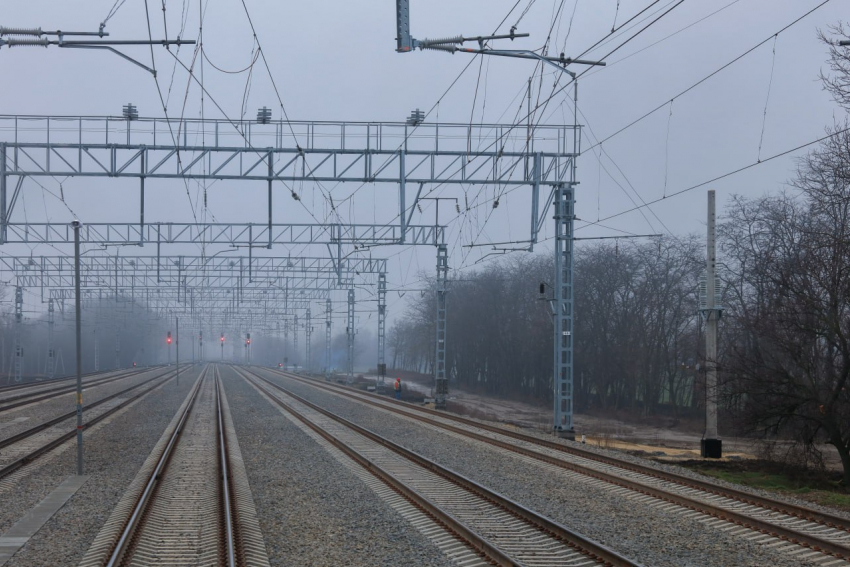 Молодой парень угодил под поезд и погиб под Ростовом