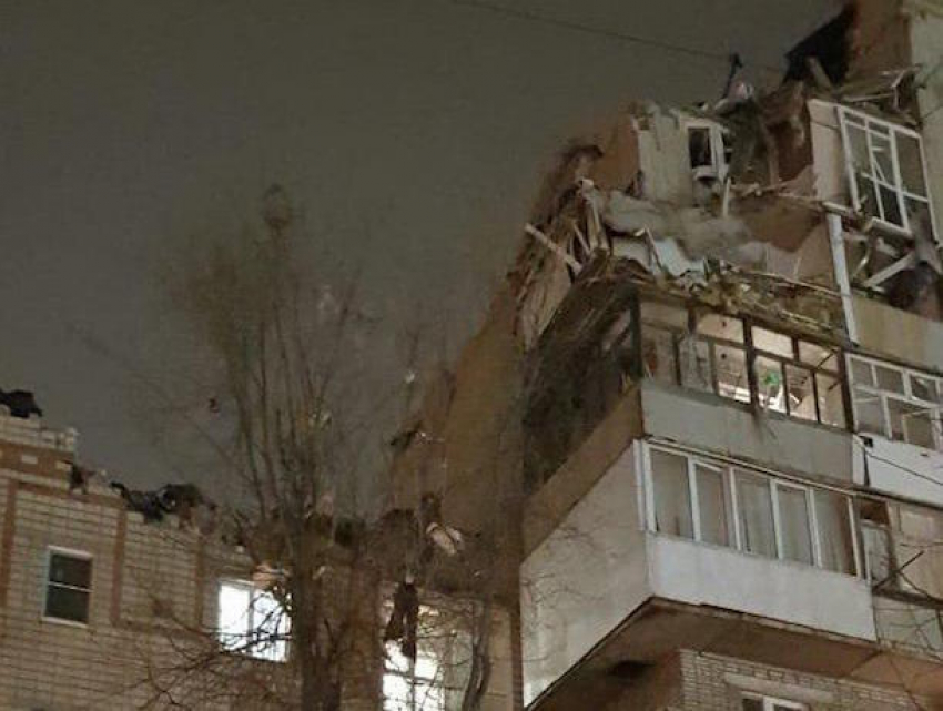 Опубликовано видео с места взрыва дома в Шахтах