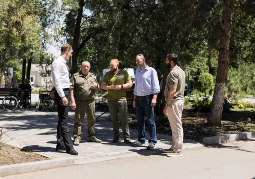 В Ростове-на-Дону партия «Новые люди» передала благотворительную помощь в военный госпиталь