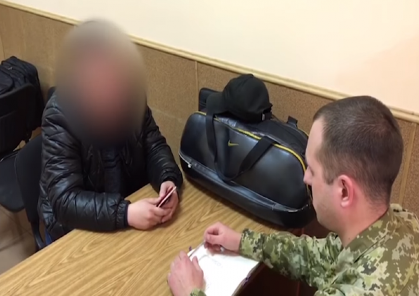 Задержали одного из сбежавших за границу ростовских полицейских